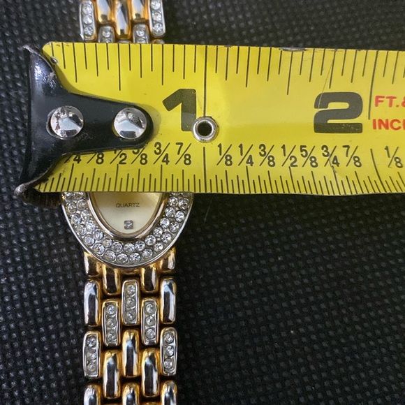 Vintage EJ Ladies Gold Toned Watch with Oval Rhinestones Face - Picture 7 of 8